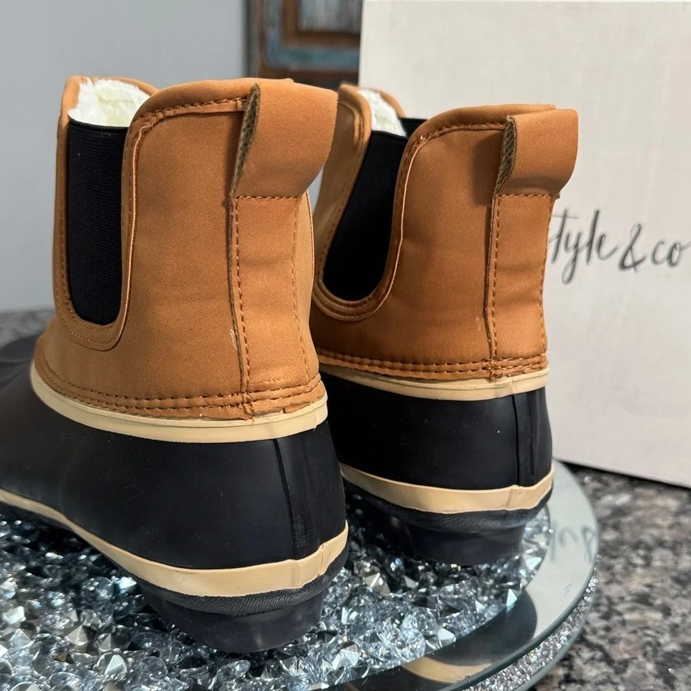 Style & Co. Brown Ankle duck Boots NWT 8